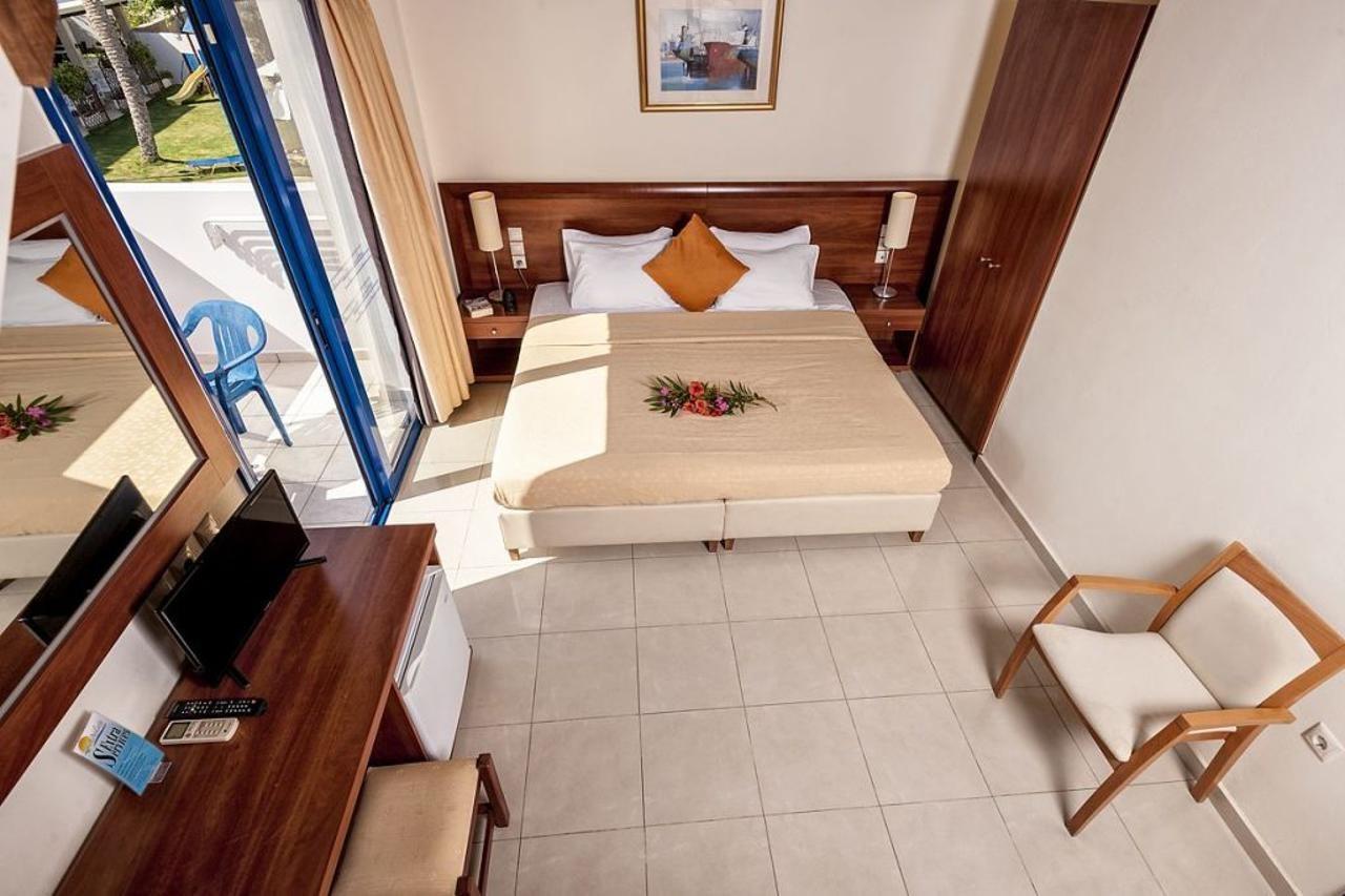Adelais Hotel Tavronitis Eksteriør bilde