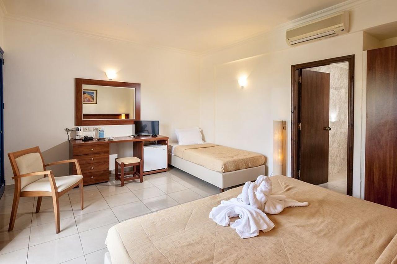 Adelais Hotel Tavronitis Eksteriør bilde