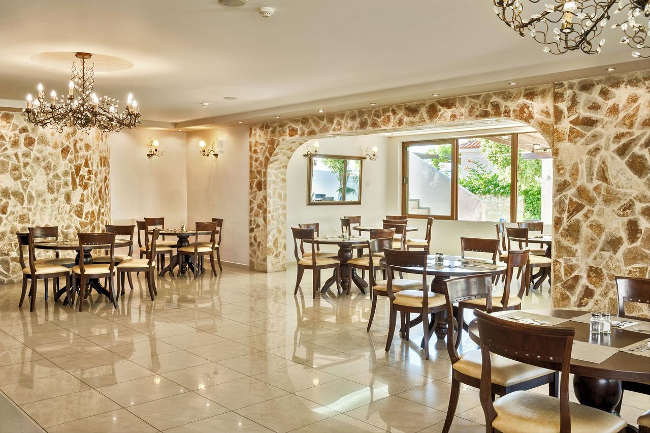 Adelais Hotel Tavronitis Eksteriør bilde